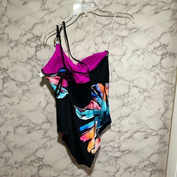 LA BLANCA Prism One Shoulder One Piece Swimsuit - Picture 8 of 9